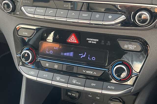 Hyundai IONIQ 1.6 GDi Hybrid Premium SE 5dr DCT