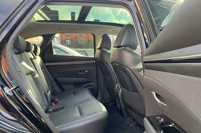 Hyundai TUCSON 1.6 T-GDi Plug-in Hybrid Ultimate 5dr 4WD Auto Black