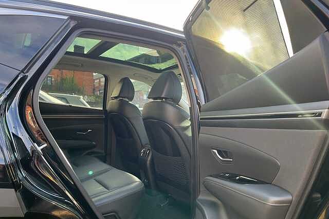 Hyundai TUCSON 1.6 T-GDi Plug-in Hybrid Ultimate 5dr 4WD Auto Black