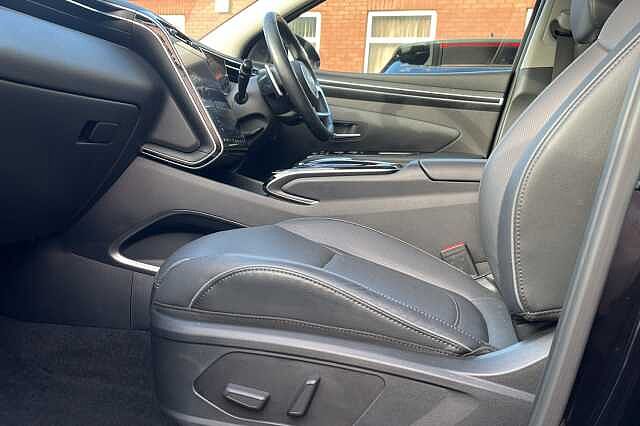 Hyundai TUCSON 1.6 T-GDi Plug-in Hybrid Ultimate 5dr 4WD Auto Black