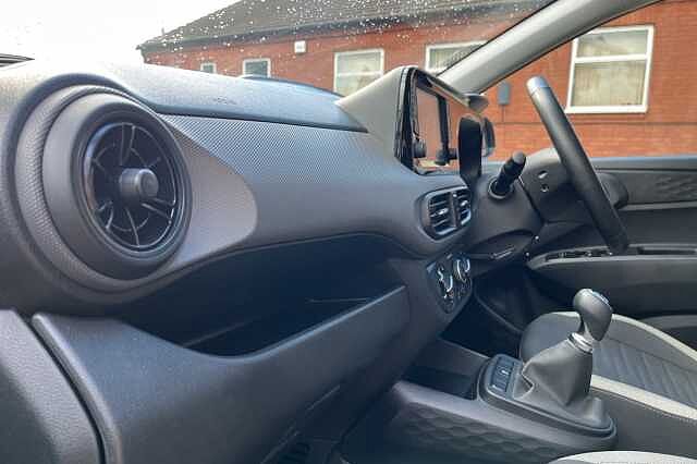Hyundai i10 1.0 MPi SE Connect 5dr