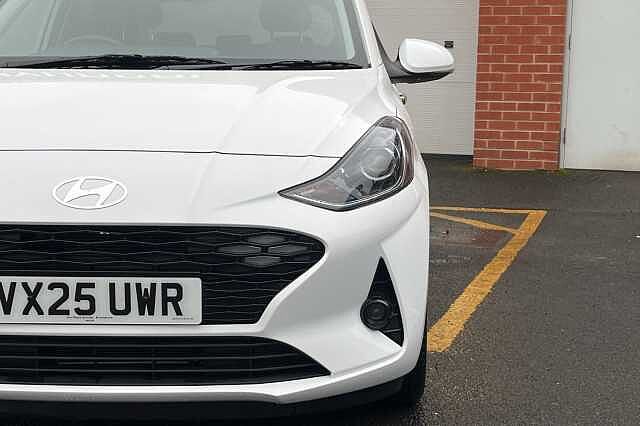 Hyundai I10 1.0 Premium 5dr [Nav] White
