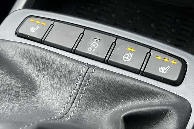 Hyundai I10 1.0 Premium 5dr [Nav] White