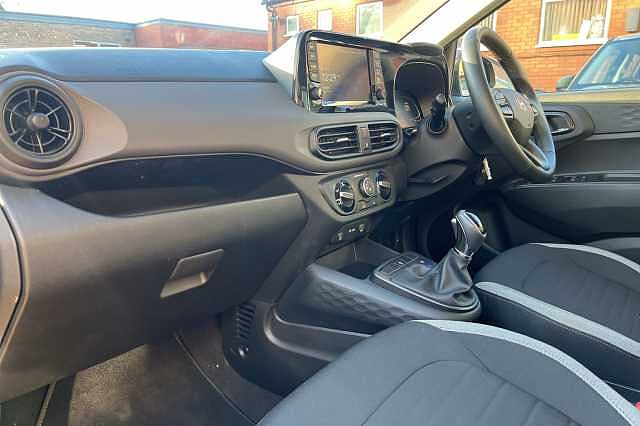 Hyundai i10 1.0 Advance 5dr Auto [Nav]