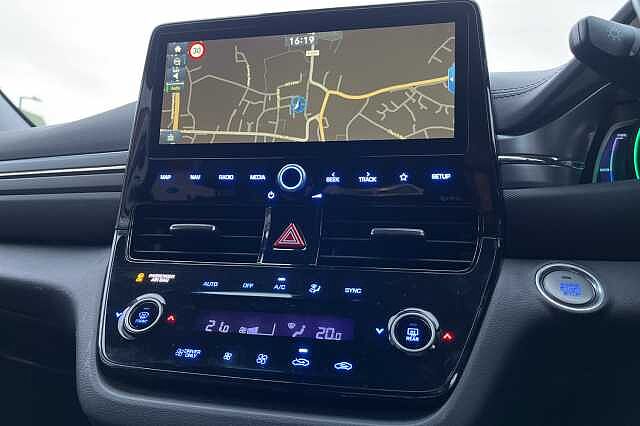Hyundai IONIQ 1.6 GDi Plug-in Hybrid Premium SE 5dr DCT White