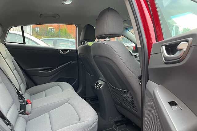 Hyundai IONIQ 1.6 GDi Hybrid Premium 5dr DCT Red