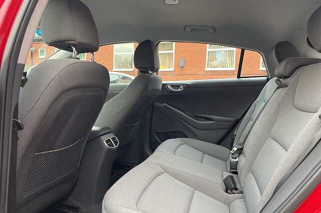 Hyundai IONIQ 1.6 GDi Hybrid Premium 5dr DCT Red