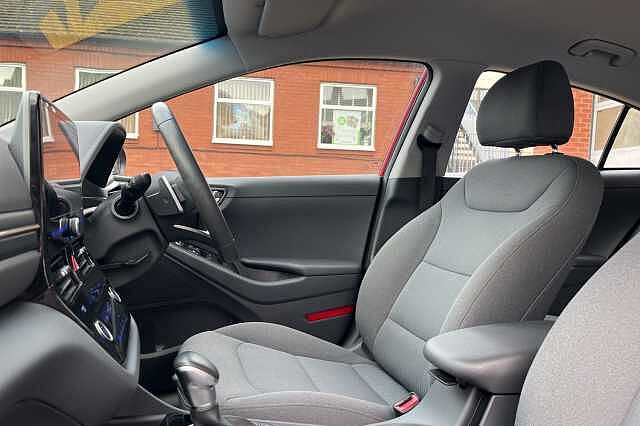Hyundai IONIQ 1.6 GDi Hybrid Premium 5dr DCT Red