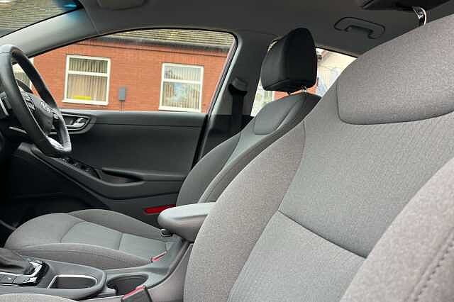 Hyundai IONIQ 1.6 GDi Hybrid Premium 5dr DCT Red