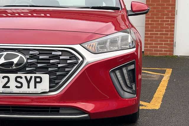 Hyundai IONIQ 1.6 GDi Hybrid Premium 5dr DCT Red