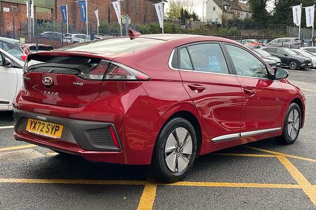 Hyundai IONIQ 1.6 GDi Hybrid Premium 5dr DCT Red