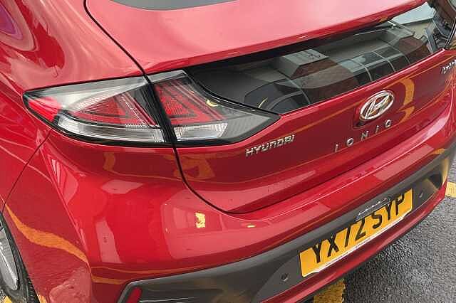 Hyundai IONIQ 1.6 GDi Hybrid Premium 5dr DCT Red