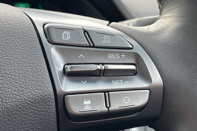 Hyundai IONIQ 1.6 GDi Hybrid Premium 5dr DCT Red