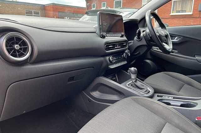 Hyundai KONA 1.6 GDi Hybrid Premium 5dr DCT White