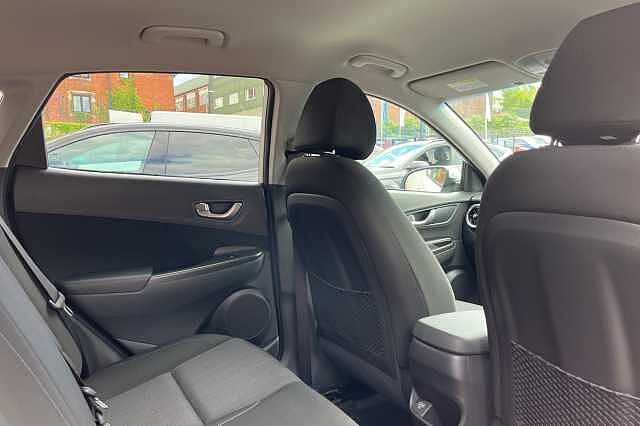 Hyundai KONA 1.6 GDi Hybrid Premium 5dr DCT White