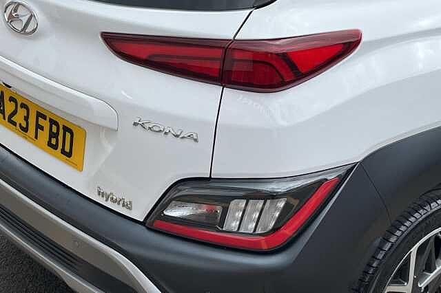Hyundai KONA 1.6 GDi Hybrid Premium 5dr DCT White