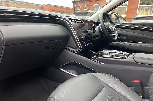 Hyundai TUCSON 1.6 T-GDi Hybrid 230ps Ultimate 5dr 2WD Auto Silver