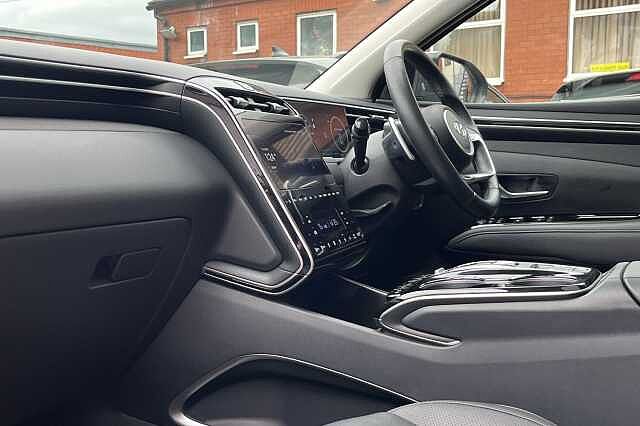 Hyundai TUCSON 1.6 T-GDi Hybrid 230ps Ultimate 5dr 2WD Auto Silver
