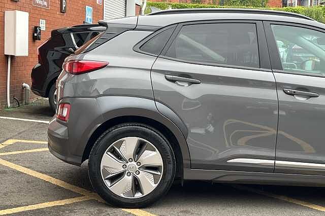 Hyundai KONA Premium SE 64kWh 5dr Auto