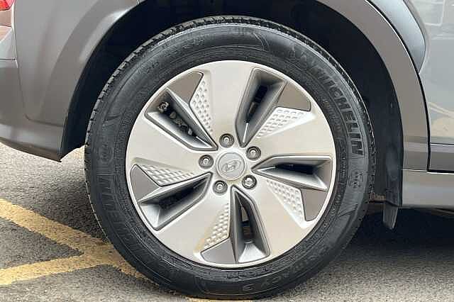 Hyundai KONA Premium SE 64kWh 5dr Auto