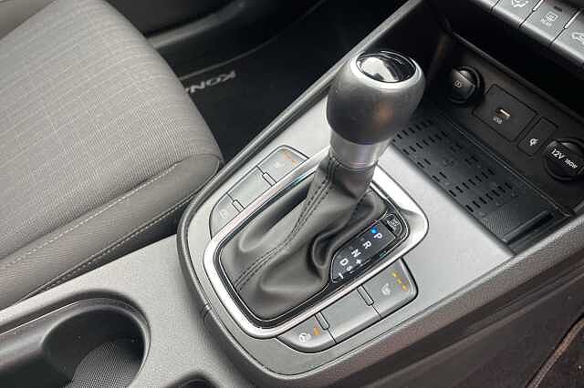 Hyundai KONA 1.6 GDi Hybrid Premium DCT Black