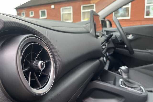 Hyundai KONA 1.6 GDi Hybrid Premium DCT Black