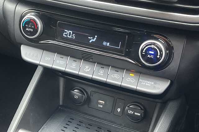 Hyundai KONA 1.6 GDi Hybrid Premium DCT Black