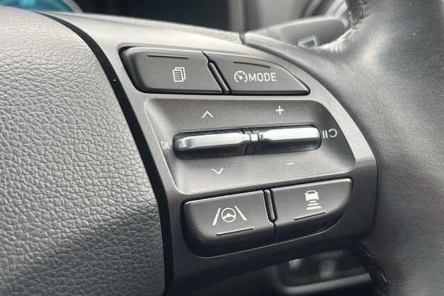 Hyundai KONA 1.6 GDi Hybrid Premium DCT Black