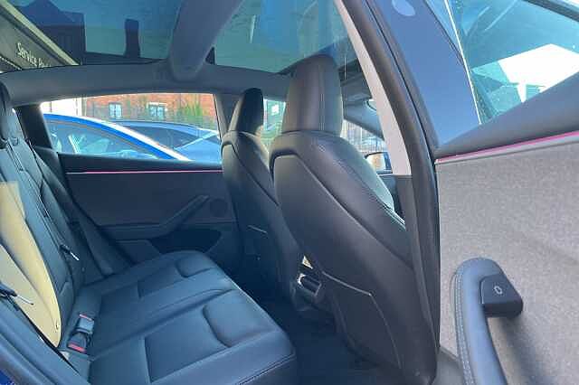 Tesla Model 3 RWD 4dr Auto