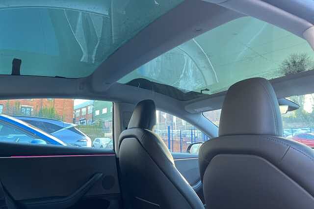 Tesla Model 3 RWD 4dr Auto