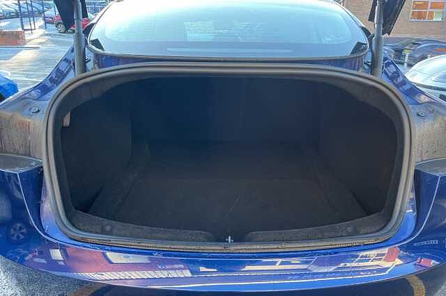 Tesla Model 3 RWD 4dr Auto