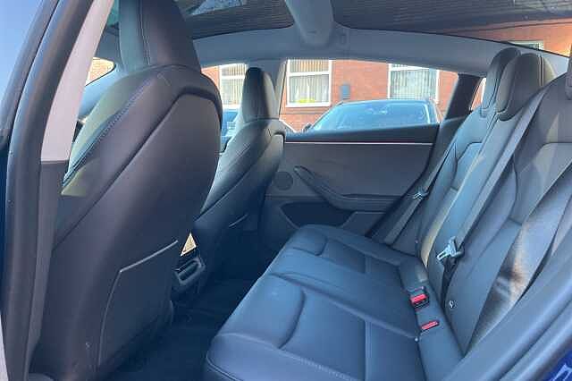 Tesla Model 3 RWD 4dr Auto