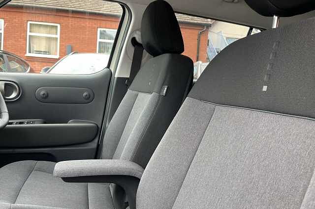Hyundai INSTER 02 49kWh 5dr Auto Beige