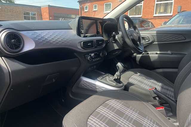 Hyundai i10 1.2 Premium 5dr Auto [Nav]