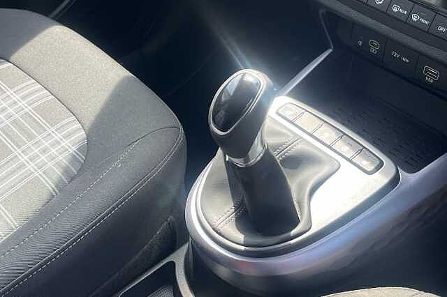 Hyundai i10 1.2 Premium 5dr Auto [Nav]