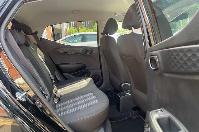Hyundai i10 1.2 Premium 5dr Auto [Nav]