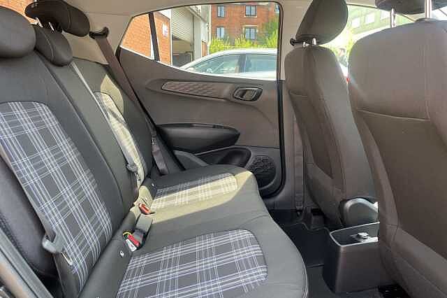 Hyundai i10 1.2 Premium 5dr Auto [Nav]