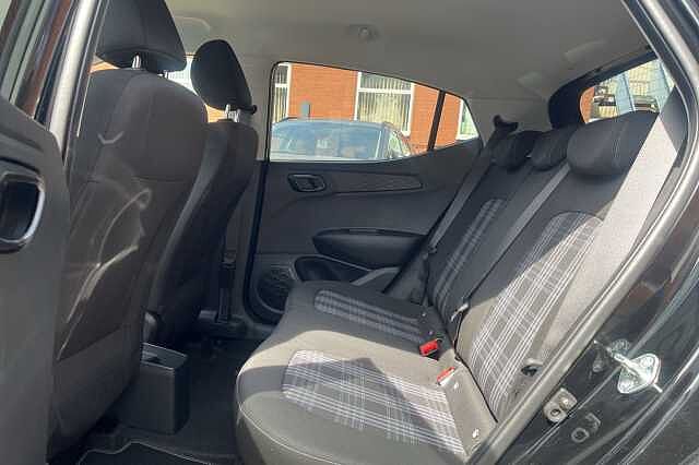 Hyundai i10 1.2 Premium 5dr Auto [Nav]