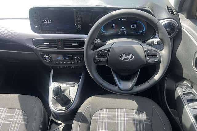 Hyundai i10 1.2 Premium 5dr Auto [Nav]