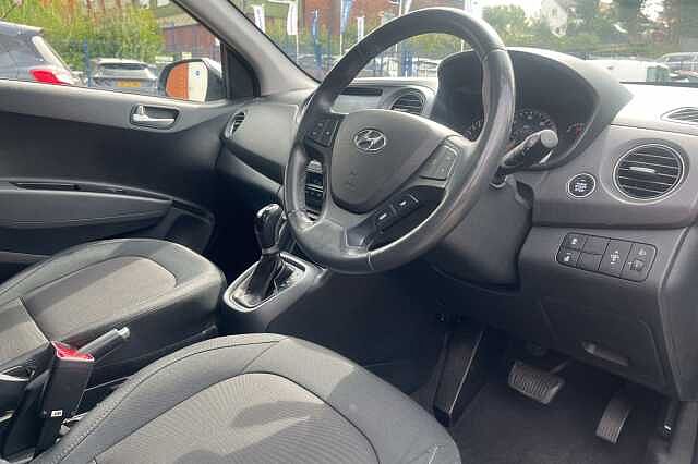 Hyundai i10 1.2 Premium SE 5dr Auto