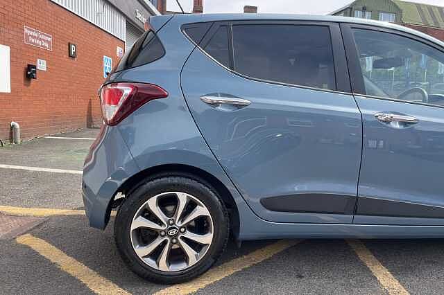Hyundai i10 1.2 Premium SE 5dr Auto