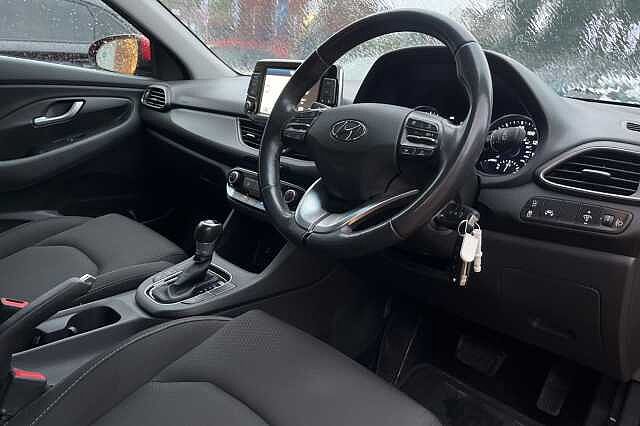 Hyundai I30 1.6 CRDi [136] SE Nav 5dr DCT Red