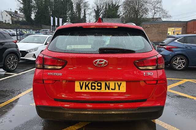 Hyundai I30 1.6 CRDi [136] SE Nav 5dr DCT Red