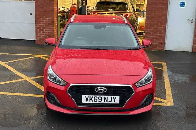 Hyundai I30 1.6 CRDi [136] SE Nav 5dr DCT Red