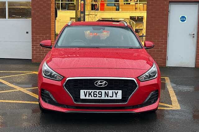 Hyundai I30 1.6 CRDi [136] SE Nav 5dr DCT Red