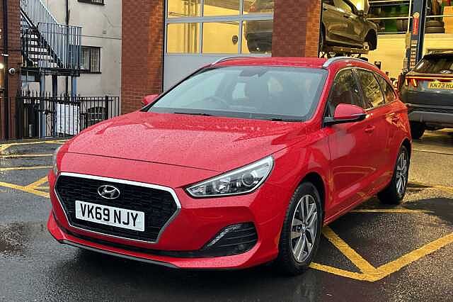 Hyundai I30 1.6 CRDi [136] SE Nav 5dr DCT Red