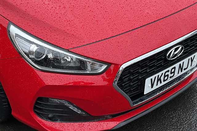 Hyundai I30 1.6 CRDi [136] SE Nav 5dr DCT Red