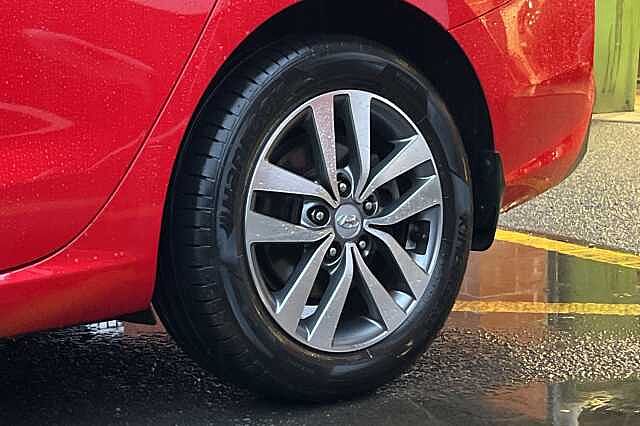 Hyundai I30 1.6 CRDi [136] SE Nav 5dr DCT Red