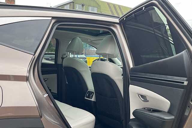 Hyundai TUCSON 1.6 T-GDi Plug-in Hybrid Ultimate 5dr 4WD Auto