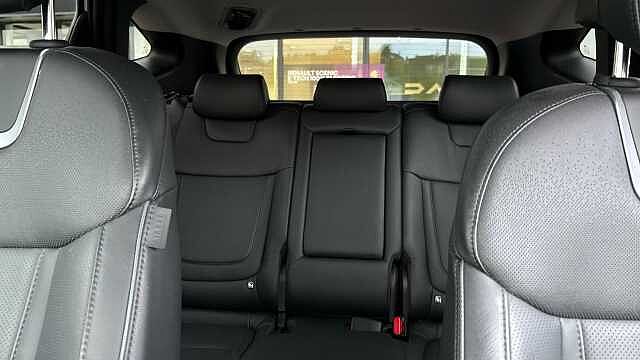 Hyundai TUCSON 1.6 TGDi Plug-in Hybrid Ultimate 5dr 4WD Auto Estate White